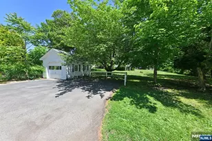 176 Park Ave, Allendale, NJ 07401 - Photo 23