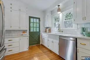 40 Comley Pl, Bloomfield, NJ 07003 - Photo 15