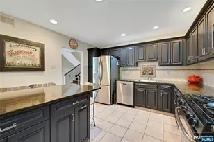 211 Yorktowne Ct 211F, Washington Township, NJ 07676 - Photo 3
