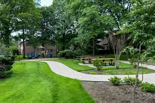 211 Yorktowne Ct 211F, Washington Township, NJ 07676 - Photo 23