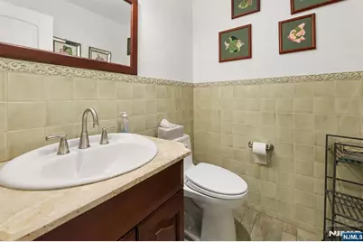 384 Rutland Avenue, Teaneck Township, NJ 07666 - Photo 13
