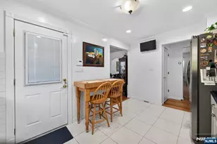 413 Maple Hill Dr, Hackensack, NJ 07601 - Photo 13