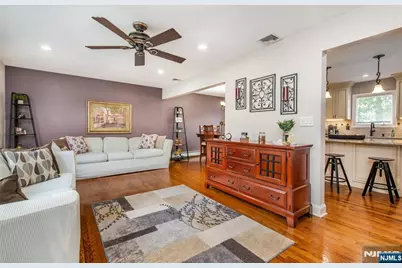 14 Stirling Lane, Wayne, NJ 07470 - Photo 7