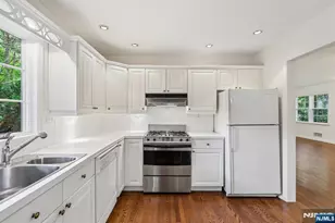 437 Summit St, Ridgewood, NJ 07450 - Photo 11