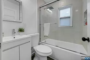 34 Cloverhill Pl, Montclair, NJ 07042 - Photo 17
