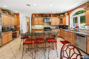 525 Kings Point Trail, Franklin Lakes, NJ 07417 - Photo 13