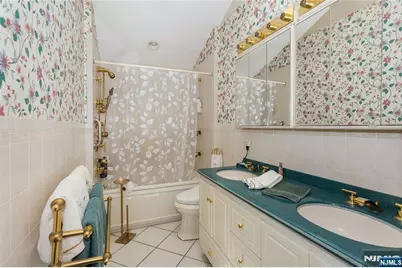 164 Page Street, Elmwood Park, NJ 07407 - Photo 17