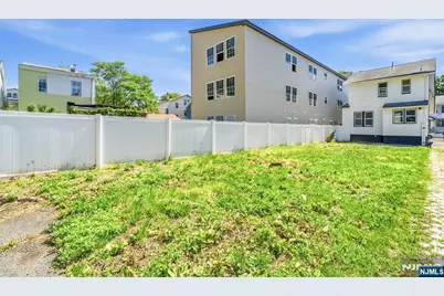 35 Grand Avenue, Newark, NJ 07106 - Photo 19