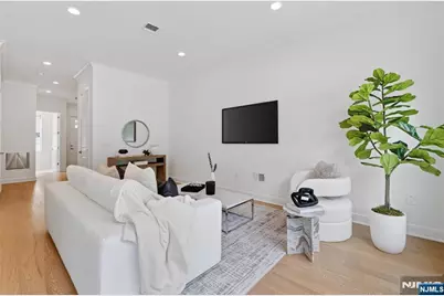 22 Gabriel Court 22 #22, Paramus, NJ 07652 - Photo 9