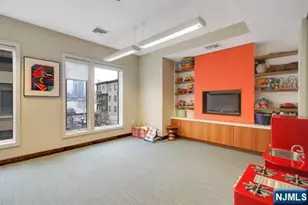 250 Henley Pl 210, Weehawken, NJ 07086 - Photo 37