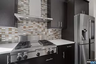 250 Henley Pl 210, Weehawken, NJ 07086 - Photo 15