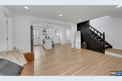 12 Lerome Place, Teaneck Township, NJ 07666 - Photo 9