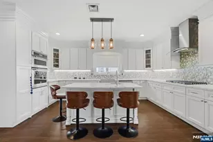 1077 Anderson, Fort Lee, NJ 07024 - Photo 17