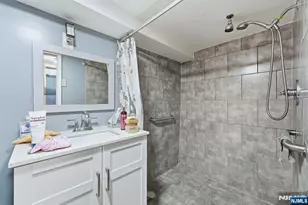 78 Devine St, Newark, NJ 07106 - Photo 23