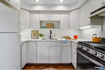 658 Ridgewood Road C0001 #C0001, Maplewood, NJ 07040 - Photo 23