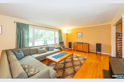 32 Natalie Drive, West Caldwell, NJ 07006 - Photo 5