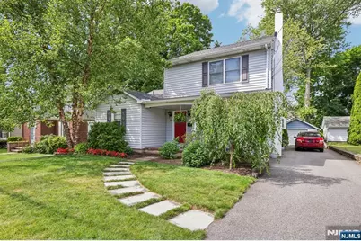 11 Woodward Avenue, Bloomingdale, NJ 07403 - Photo 3