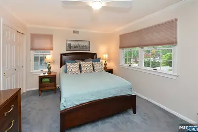 30 Knolls, Bloomingdale, NJ 07403 - Photo 9