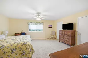88 Metro Vista Dr, Hawthorne, NJ 07506 - Photo 29