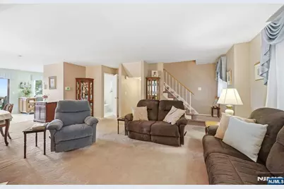 88 Metro Vista Drive, Hawthorne, NJ 07506 - Photo 13