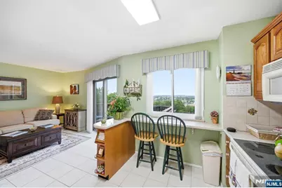 88 Metro Vista Drive, Hawthorne, NJ 07506 - Photo 23