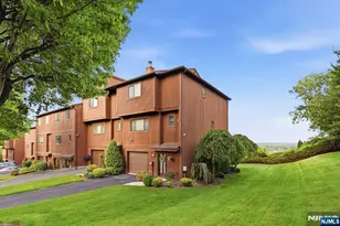 88 Metro Vista Dr, Hawthorne, NJ 07506 - Photo 3