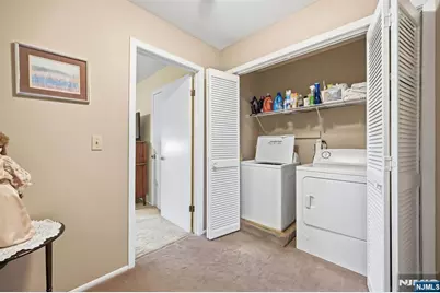 88 Metro Vista Drive, Hawthorne, NJ 07506 - Photo 25