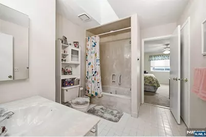 88 Metro Vista Drive, Hawthorne, NJ 07506 - Photo 31