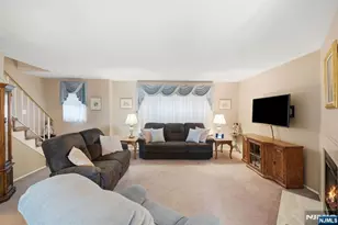 88 Metro Vista Dr, Hawthorne, NJ 07506 - Photo 11