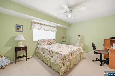 88 Metro Vista Drive, Hawthorne, NJ 07506 - Photo 33