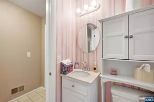 88 Metro Vista Dr, Hawthorne, NJ 07506 - Photo 7