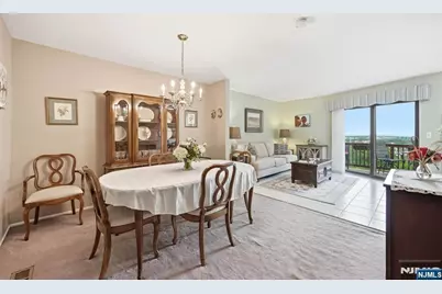 88 Metro Vista Drive, Hawthorne, NJ 07506 - Photo 15