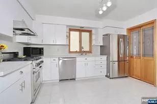140 Prospect St, Hasbrouck Heights, NJ 07604 - Photo 9