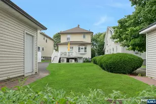 520 Dewey Ave, Cliffside Park, NJ 07010 - Photo 21