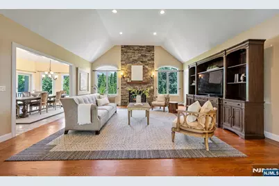 18 Berkshire Place, Englewood Cliffs, NJ 07632 - Photo 3