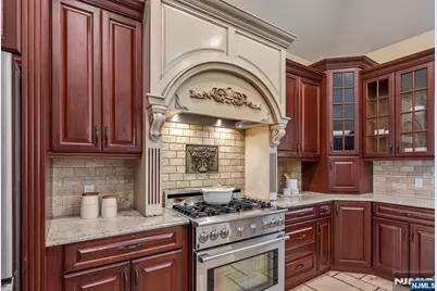 18 Berkshire Place, Englewood Cliffs, NJ 07632 - Photo 7