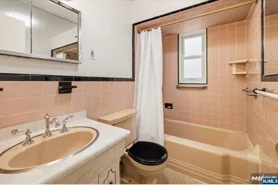 346 E Woodland Road, New Milford, NJ 07646 - Photo 19