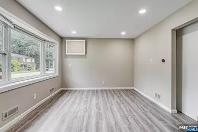 75 Fichter Street, Bloomingdale, NJ 07403 - Photo 7