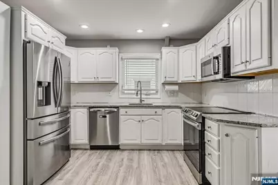 75 Fichter Street, Bloomingdale, NJ 07403 - Photo 9