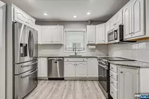 75 Fichter St, Bloomingdale, NJ 07403 - Photo 9