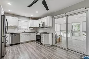 75 Fichter St, Bloomingdale, NJ 07403 - Photo 11