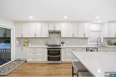 48 W Cedar Street, Livingston, NJ 07039 - Photo 5