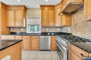 467 Summit, Hackensack, NJ 07601 - Photo 9