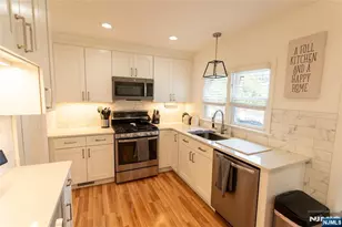 52 Knollwood Terrace, Clifton, NJ 07012 - Photo 17