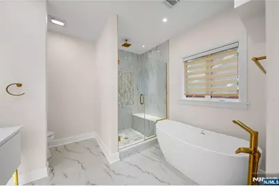25 Knox Avenue, Cliffside Park, NJ 07010 - Photo 19