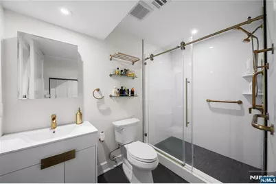 25 Knox Avenue, Cliffside Park, NJ 07010 - Photo 37