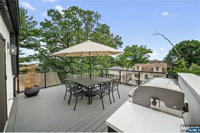 25 Knox Avenue, Cliffside Park, NJ 07010 - Photo 33