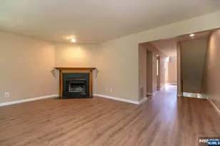 23 Foxboro Ln E, West Milford, NJ 07480 - Photo 7