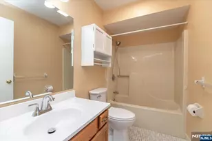 23 Foxboro Ln E, West Milford, NJ 07480 - Photo 11