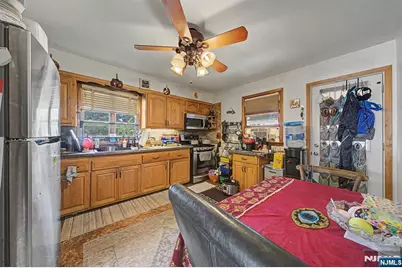 21 Lexington Avenue, Wallington, NJ 07057 - Photo 5